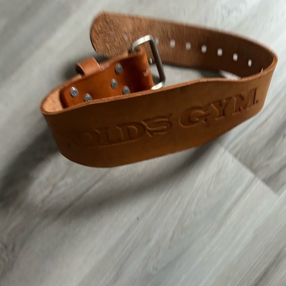 Vintage Gold’s Gym Leather Weightlifting Belt / Adult Size Small - Picture 1 of 3